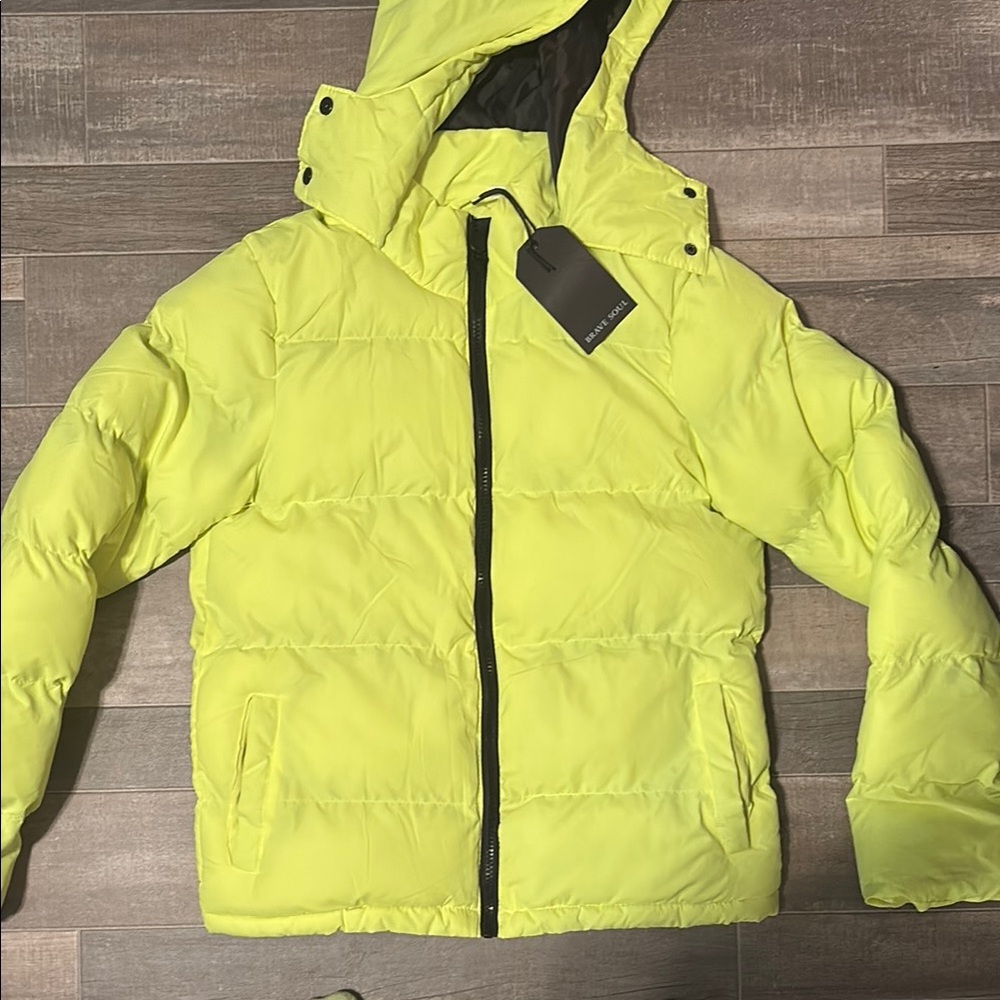 Yellow Puffer Jacket so 10 but FITS LIKE SZ 4